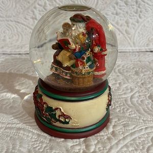 Princess House‎ Santa’s Story snow globe, 1997